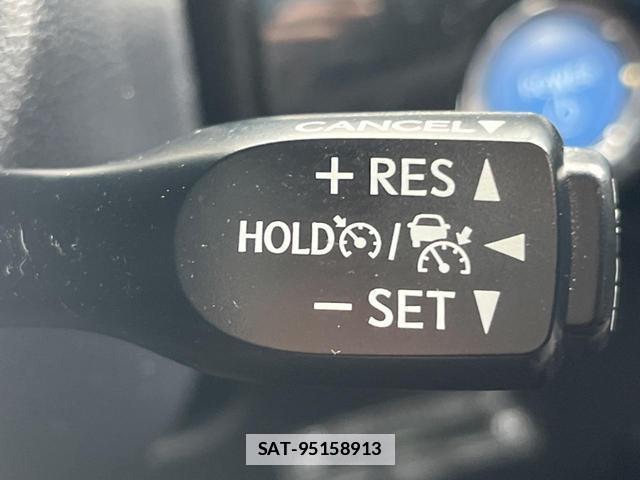 Toyota PRIUS 2016-08 7959636-4