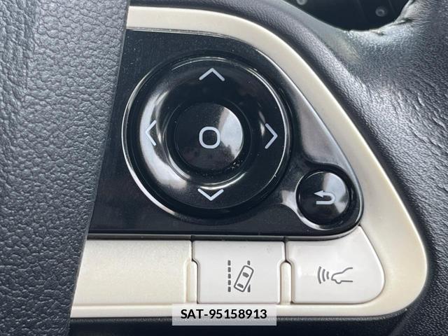 Toyota PRIUS 2016-08 7959636-7