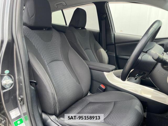Toyota PRIUS 2016-08 7959636-8