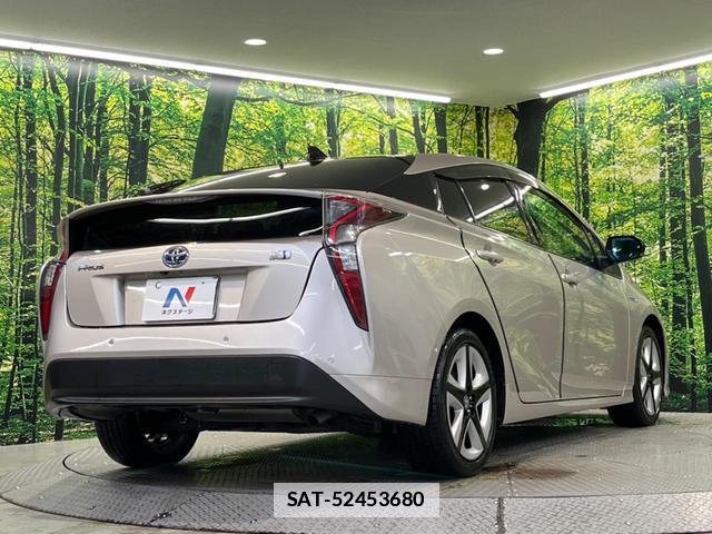 Toyota PRIUS 2018-03 7959720-16