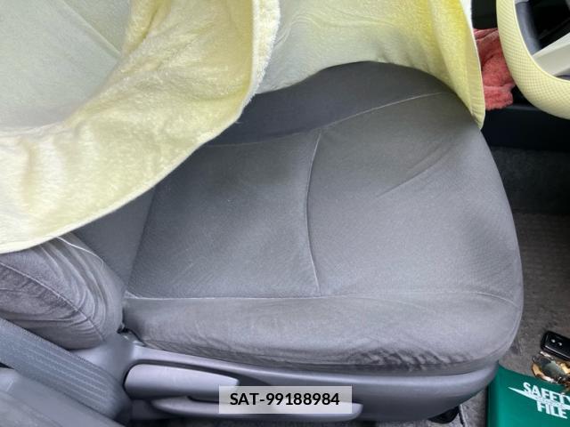 Toyota PRIUS 2010-09 7959819-16