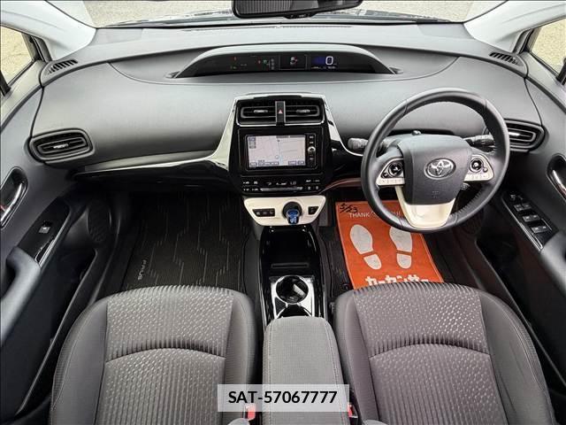 Toyota PRIUS 2018-03 7959995-1