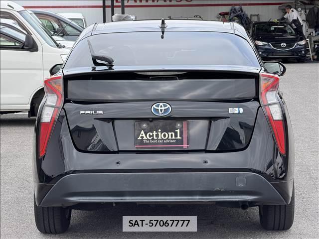 Toyota PRIUS 2018-03 7959995-18