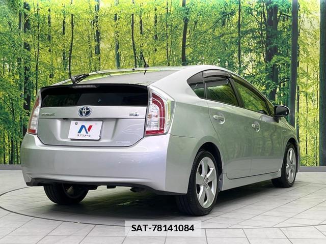 Toyota PRIUS 2013-07 7960097-16