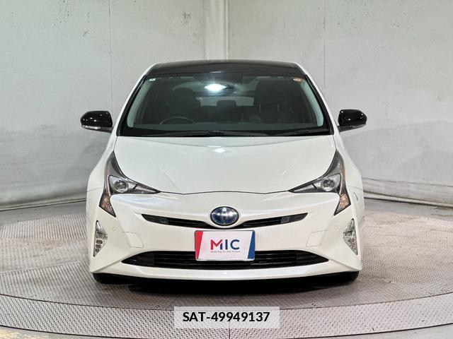 Toyota PRIUS 2018-09 7960197-11