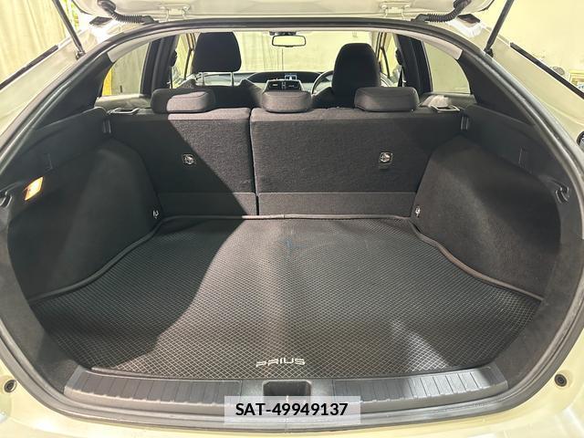 Toyota PRIUS 2018-09 7960197-19