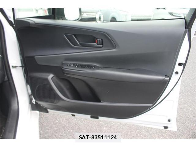 Toyota PRIUS 2025-03 7960416-17