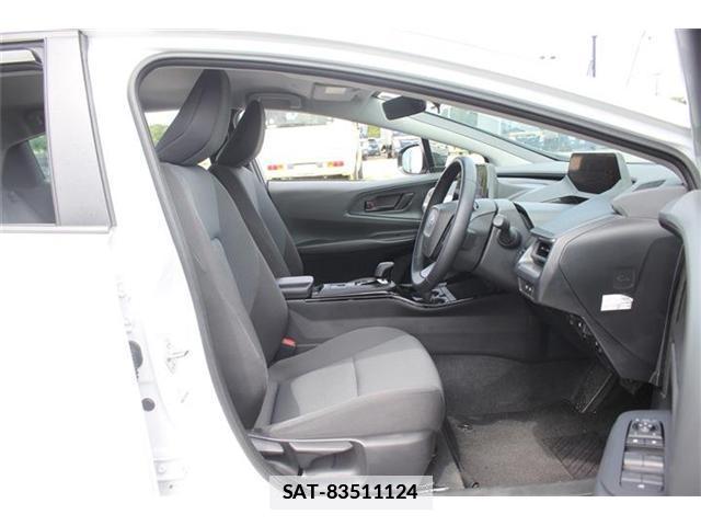 Toyota PRIUS 2025-03 7960416-18
