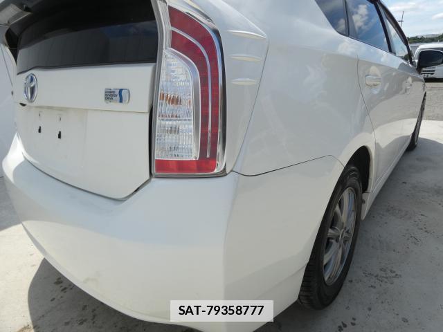 Toyota PRIUS 2013-04 7960540-10