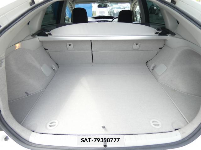Toyota PRIUS 2013-04 7960540-13