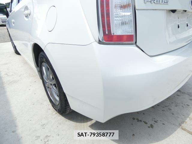 Toyota PRIUS 2013-04 7960540-14