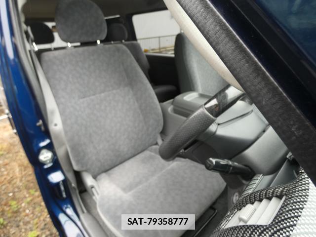 Toyota PRIUS 2013-04 7960540-2