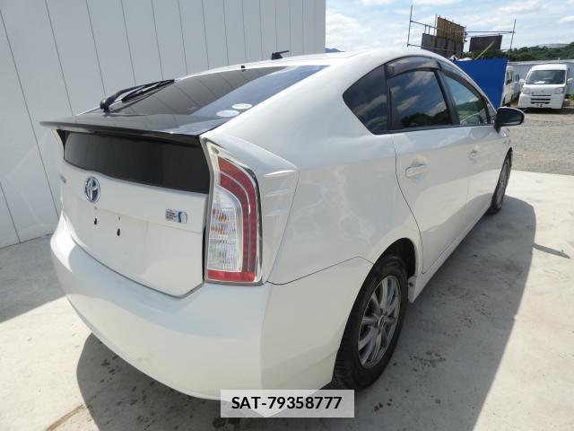 Toyota PRIUS 2013-04 7960540-4