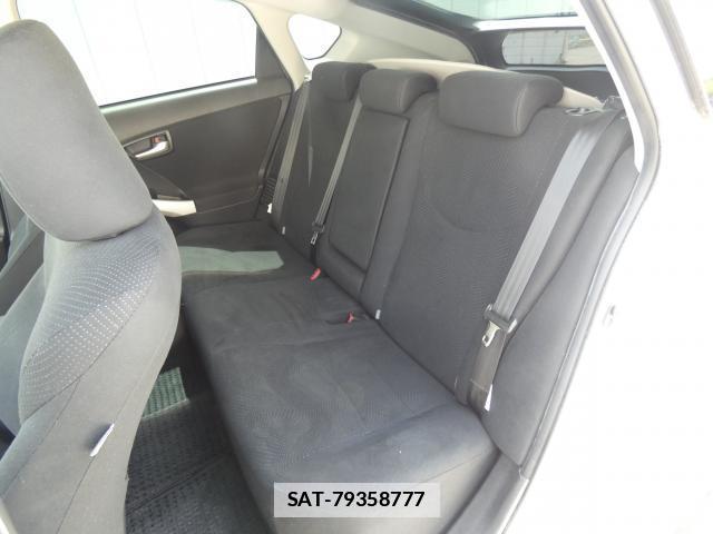 Toyota PRIUS 2013-04 7960540-6
