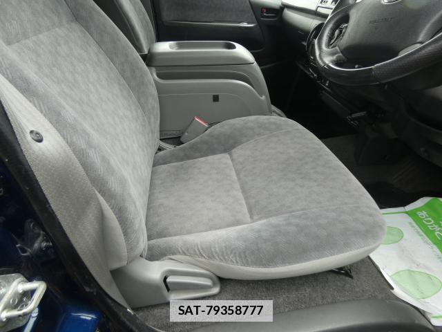 Toyota PRIUS 2013-04 7960540-7