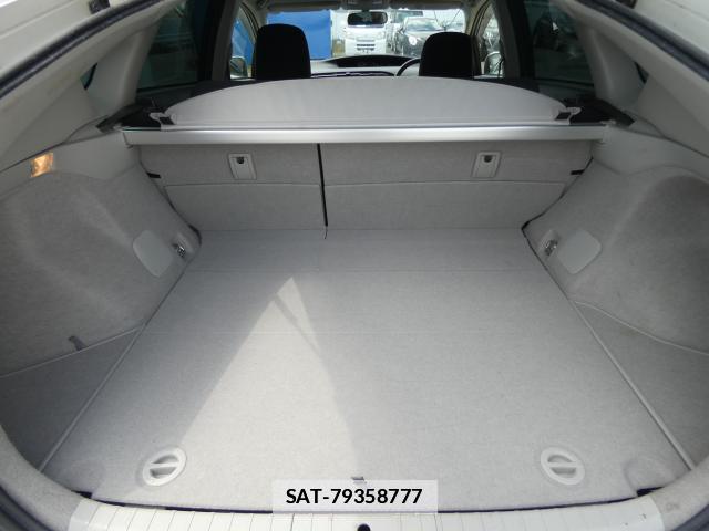 Toyota PRIUS 2013-04 7960540-8