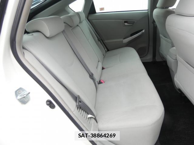 Toyota PRIUS 2012-07 7960541-11