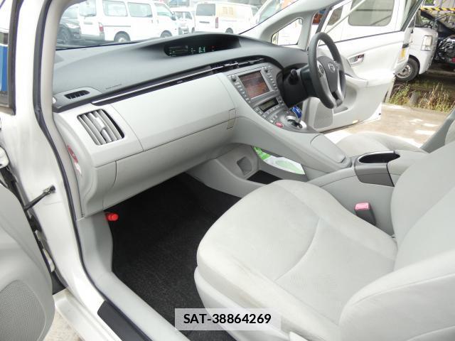 Toyota PRIUS 2012-07 7960541-12