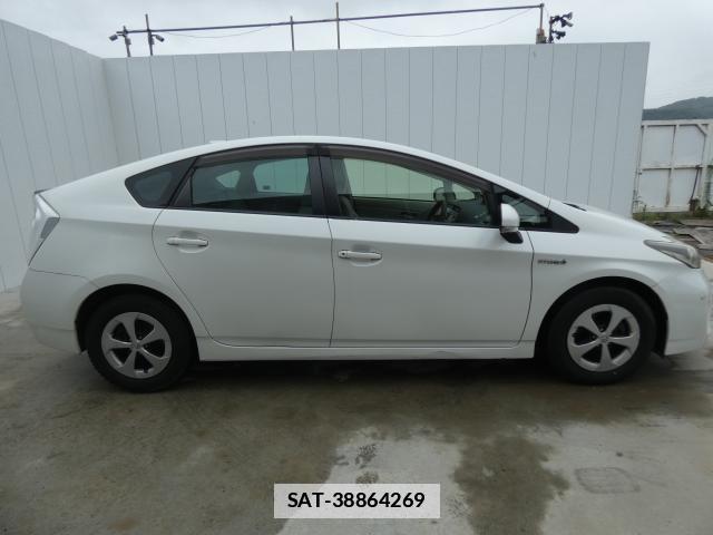 Toyota PRIUS 2012-07 7960541-13