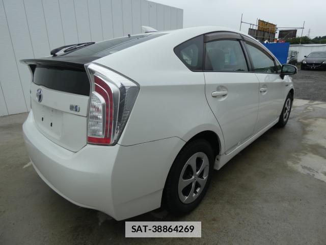 Toyota PRIUS 2012-07 7960541-16