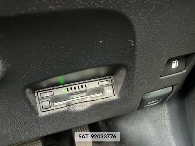 Toyota PRIUS 2016-03 7961782-11