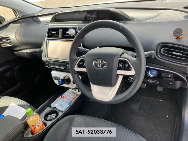 Toyota PRIUS 2016-03 7961782-6
