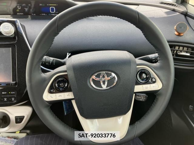 Toyota PRIUS 2016-03 7961782-7