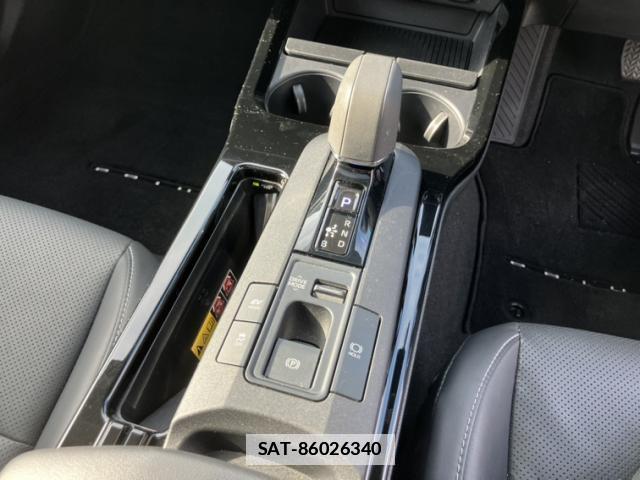 Toyota PRIUS 2023-03 7961934-10