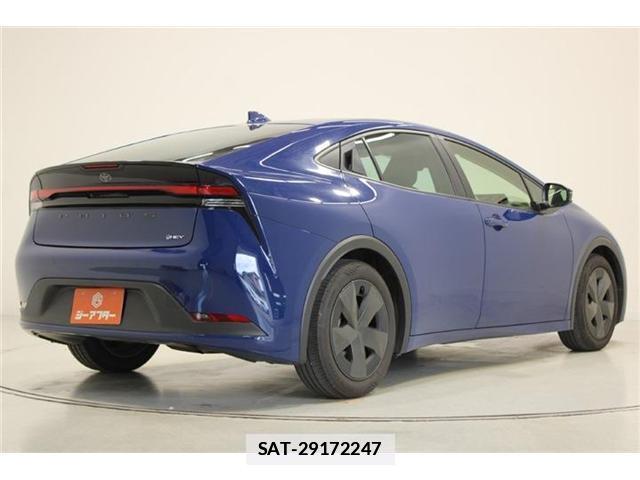 Toyota PRIUS 2023-06 7962328-12