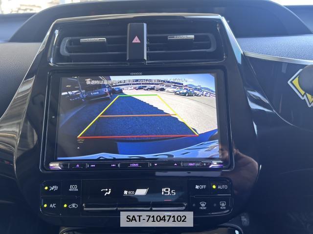 Toyota PRIUS 2018-07 7962401-12