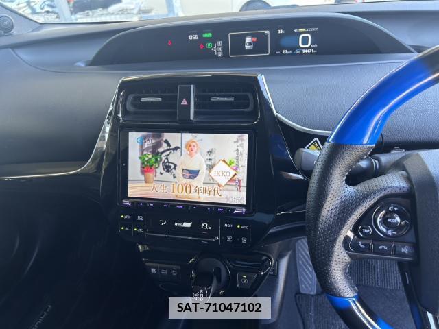 Toyota PRIUS 2018-07 7962401-13