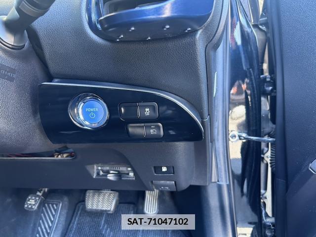Toyota PRIUS 2018-07 7962401-15