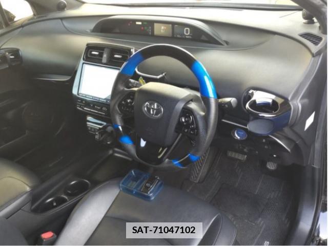 Toyota PRIUS 2018-07 7962401-2
