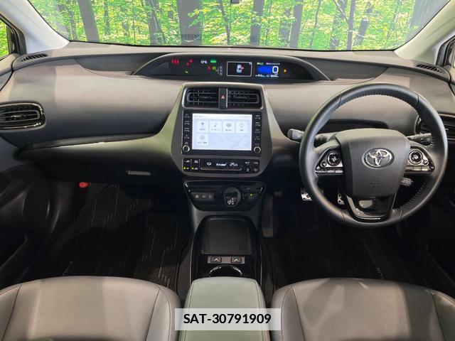 Toyota PRIUS 2021-11 7962426-1