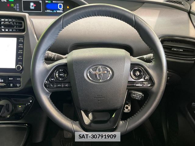 Toyota PRIUS 2021-11 7962426-10
