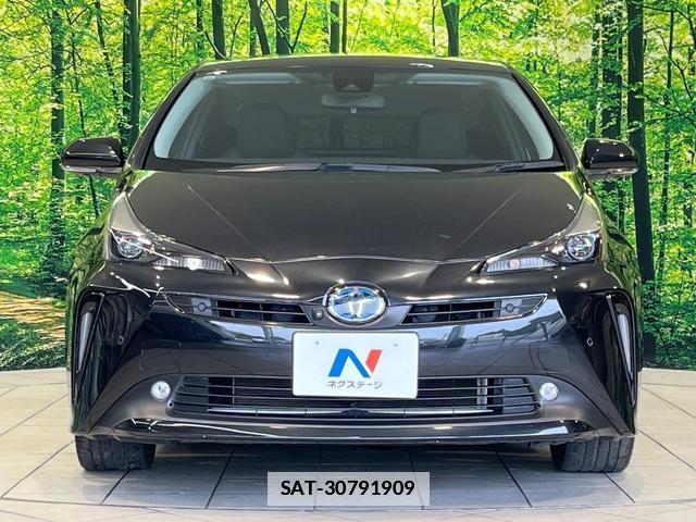 Toyota PRIUS 2021-11 7962426-13