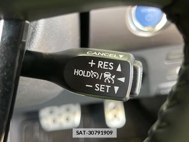Toyota PRIUS 2021-11 7962426-5
