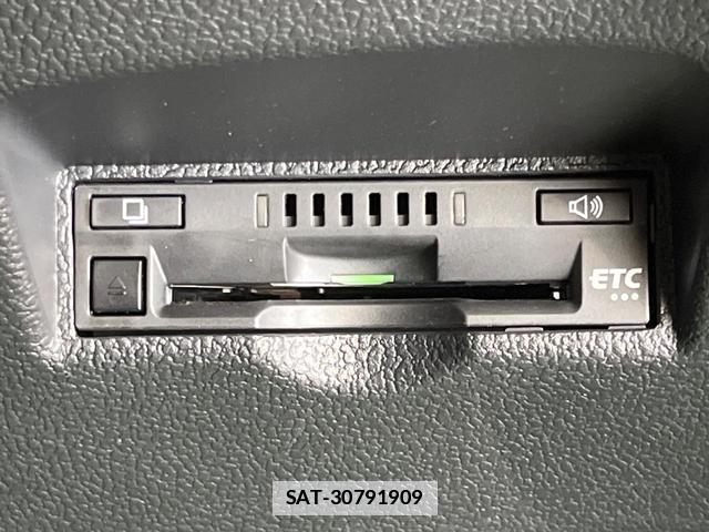 Toyota PRIUS 2021-11 7962426-6