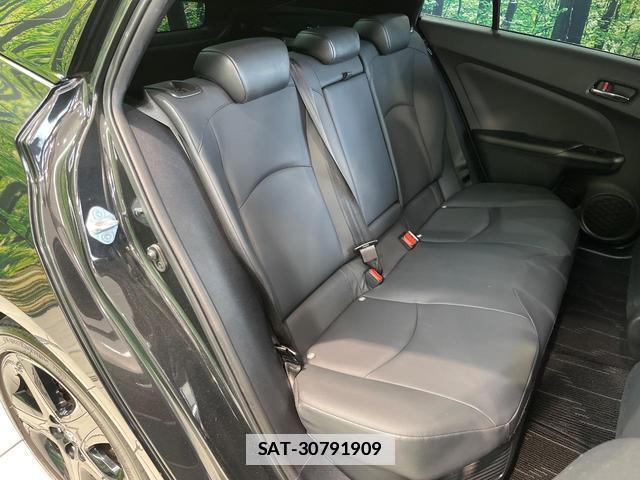 Toyota PRIUS 2021-11 7962426-8