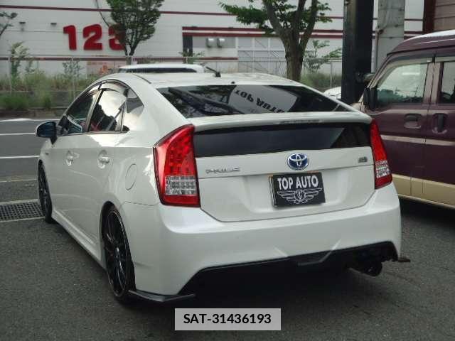 Toyota PRIUS 2011-03 7962673-12