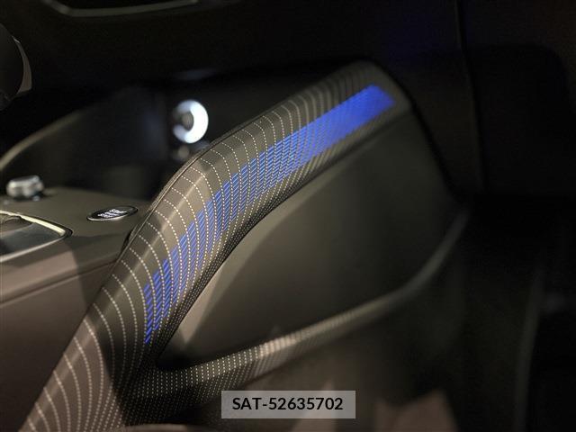 Audi Q2 2018-10 7960006-14