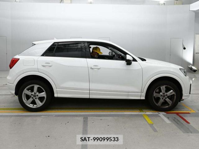 Audi Q2 2018-01 7960845-8