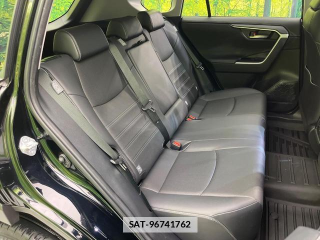 Toyota RAV4 2022-03 7959357-10
