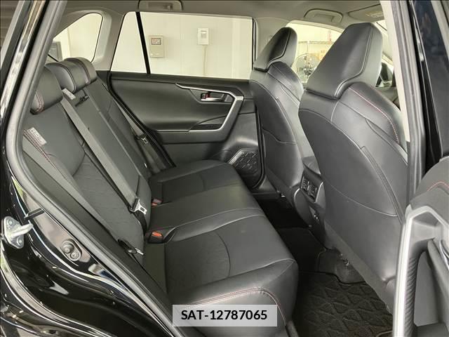 Toyota RAV4 2021-08 7959396-11