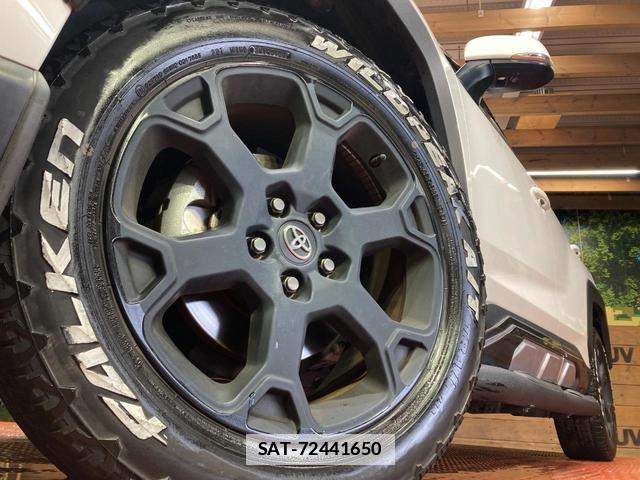 Toyota RAV4 2022-09 7959435-12