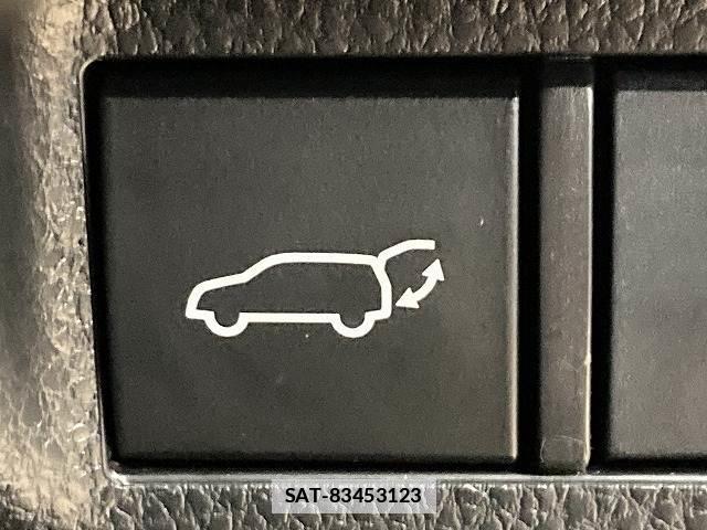 Toyota RAV4 2019-06 7960040-8