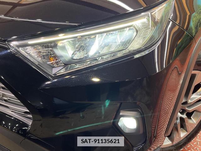 Toyota RAV4 2023-10 7961653-12