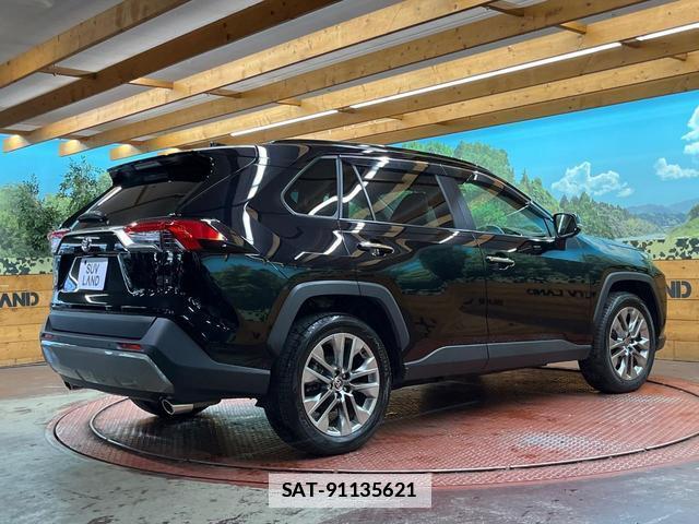 Toyota RAV4 2023-10 7961653-17