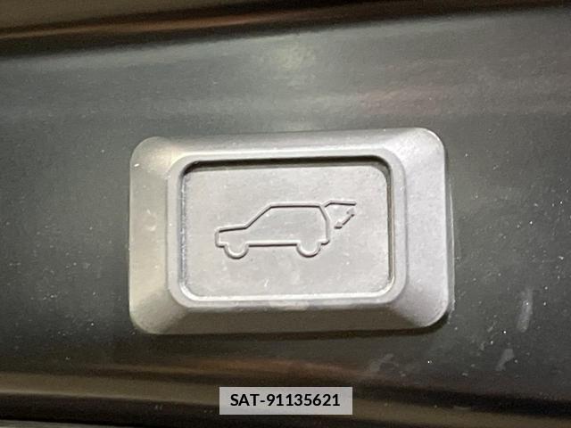 Toyota RAV4 2023-10 7961653-7