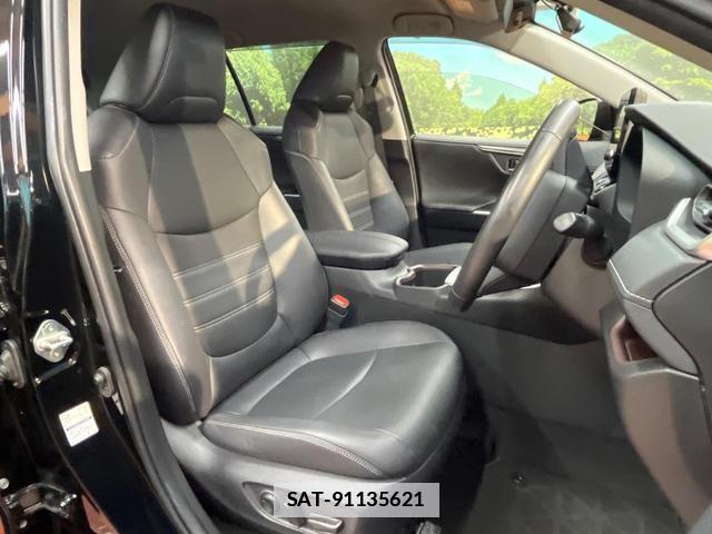 Toyota RAV4 2023-10 7961653-8